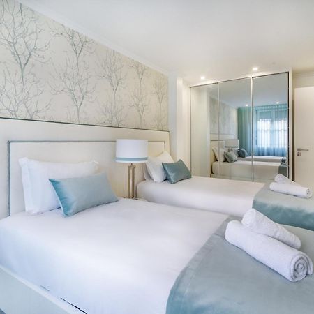 Whome City Chic Escape: Your Stylish Haven In Downtown Lisbon Exterior photo