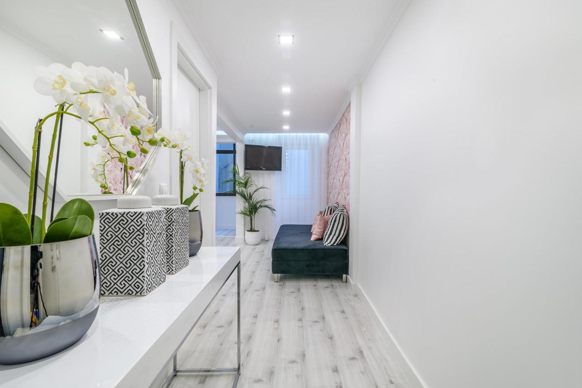 Whome City Chic Escape: Your Stylish Haven In Downtown Lisbon Exterior photo